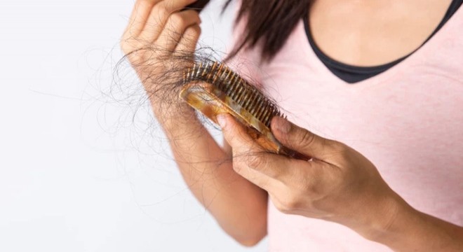 Saç dökülmesine ‘mevsimsel' deyip geçmeyin