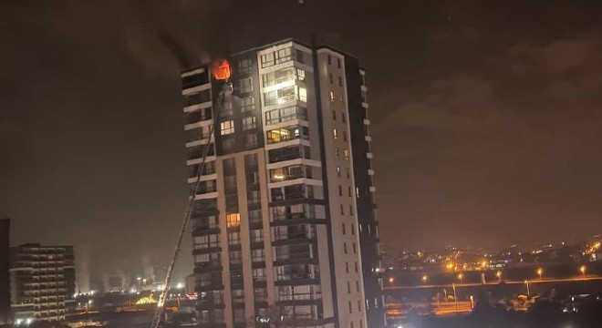 Sağlık personeli, evinde çıkan yangında öldü