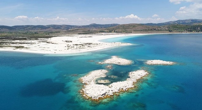 Salda Gölü'nde açık satış alanları kurayla kiraya verilecek