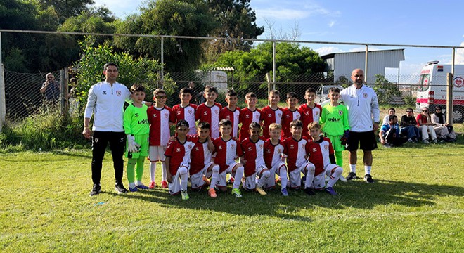 Samsunspor U10 takımı Antalya'da şampiyon oldu
