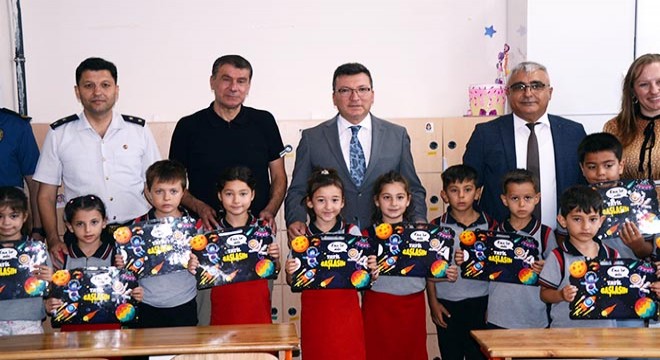 Serik'te öğrencilerin karne heyecanı