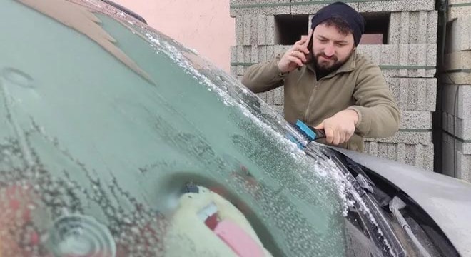 Sibirya değil Türkiye! Araçlar buz tuttu