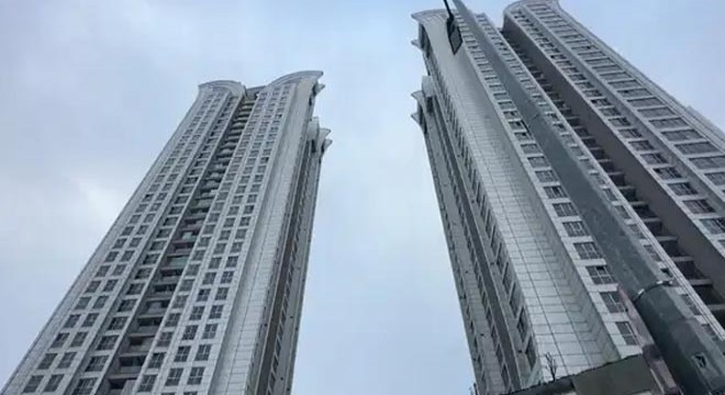 Şüpheli çocuk ölümü: 30'uncu kattan düşerek hayatını kaybetti