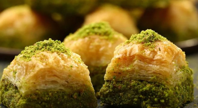 TMSF ünlü baklavacıyı satışa çıkardı