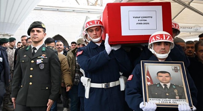 Trafik kazasında hayatını kaybeden üsteğmen toprağa verildi