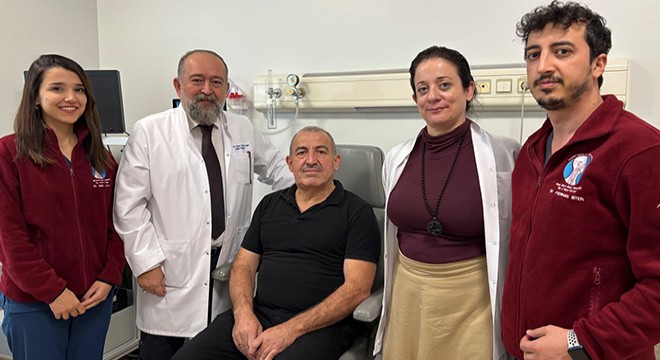 Antalya'da tükürük bezinden, 5 taş çıkarıldı