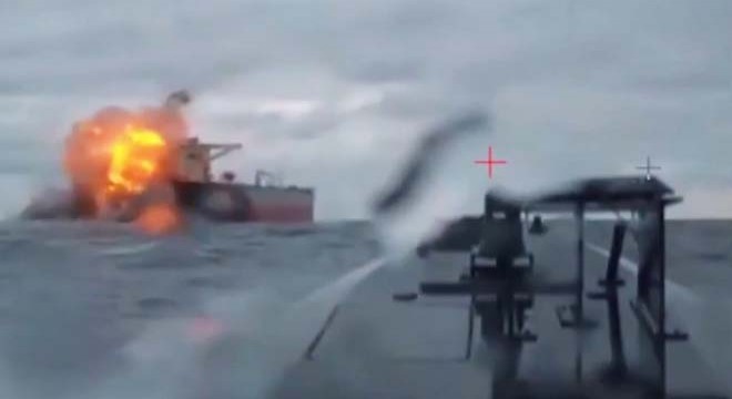 Ukrayna'dan Rusya'ya ait petrol tankerine saldırı