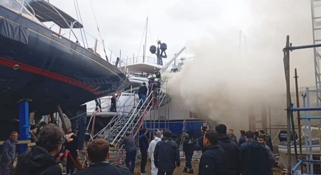 Ünlü iş insanının lüks yatında yangın çıktı