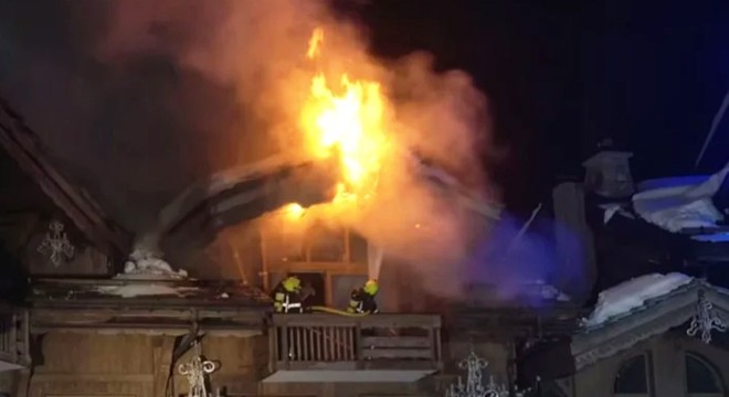 Ünlü kayak merkezinde yangın paniği