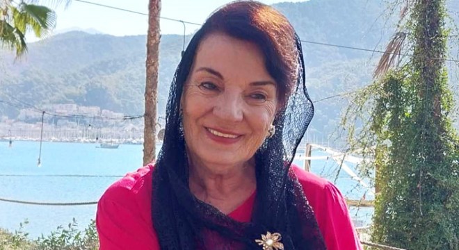 Usta oyuncu Nevin Efe hayatını kaybetti
