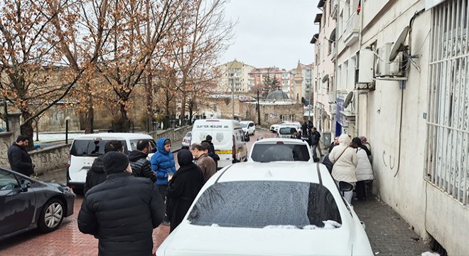 Yakınlarının haber alamadığı evli çift, ölü bulundu