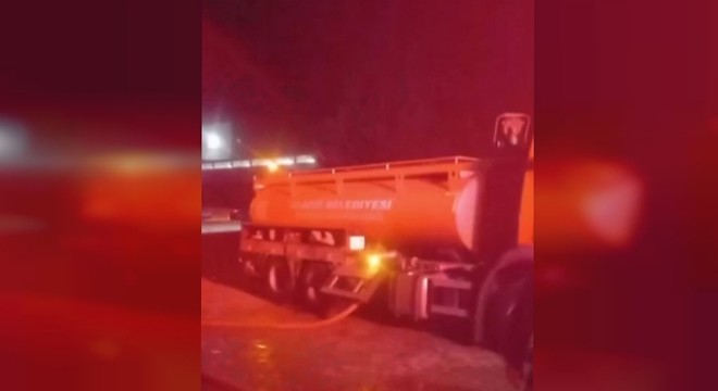 Yalıtım fabrikasında yangın: 16 kişi dumandan etkilendi