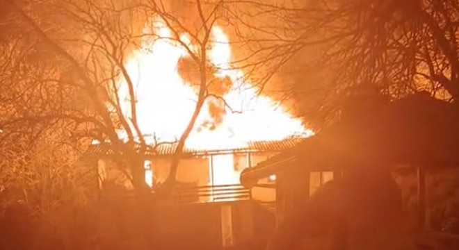 Yalnız yaşadığı evinde çıkan yangında öldü