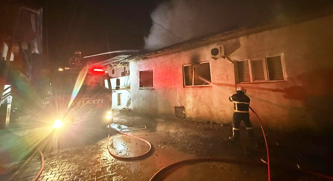 Yangında ev kullanılamaz hale geldi