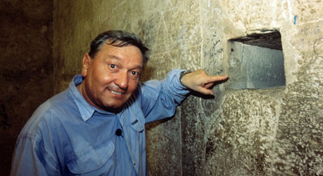 Yazar Erich von Daniken yaşamını yitirdi