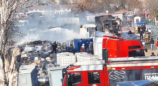 Yediemin otoparkında alkol yüklü TIR'lar yandı