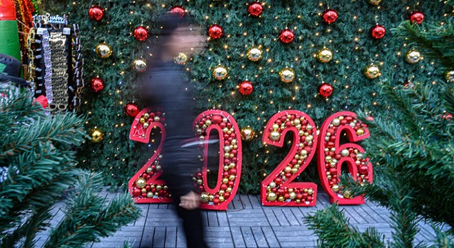 Yılbaşı kutlamalarının vazgeçilmezi 'yapay çam ağacı'