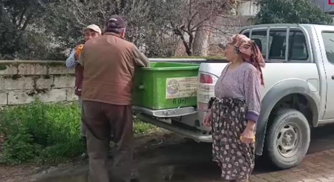 Yılın ilk leyleğini gördü, bir çuval un kazandı