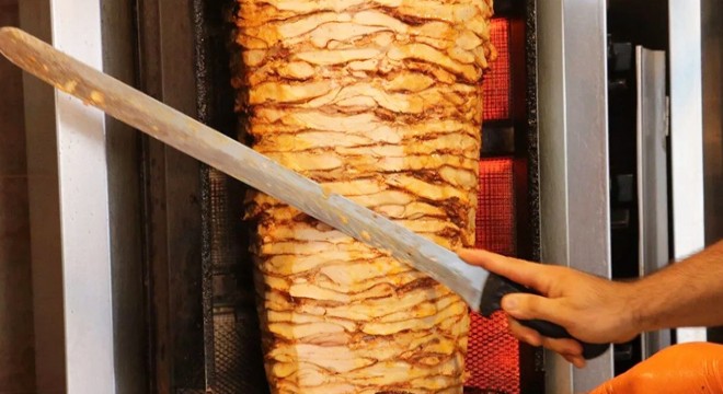 Yine tavuk döner: 9 öğrenci hastanelik oldu
