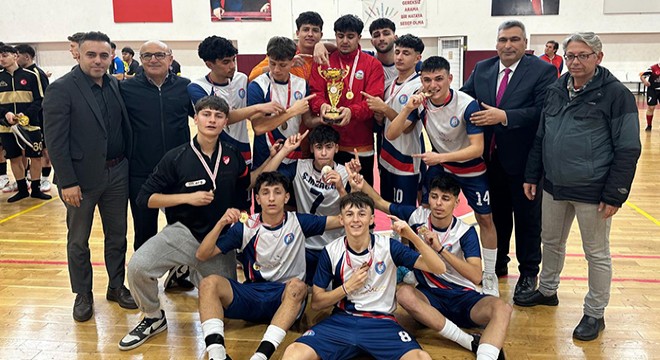 Yunus Emre Lisesi, futsalda Antalya şampiyonu