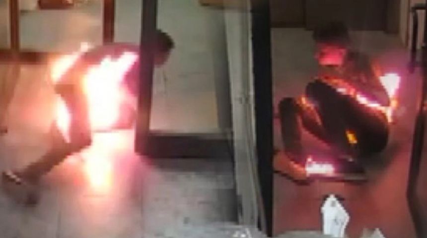 Antalyalı çırağın yanma anları iş yeri kamerasına böyle yansıdı